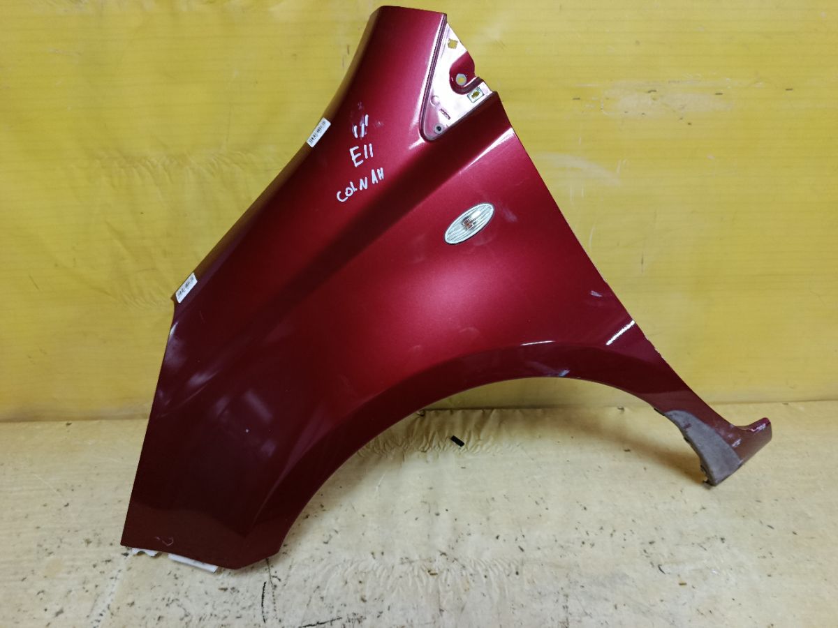 Крыло переднее на Nissan Note E11 Фото 1