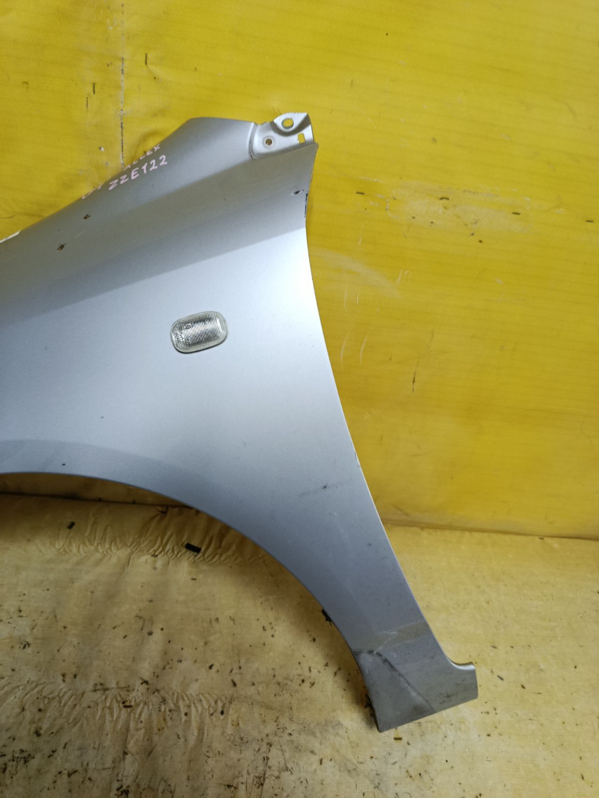 Крыло переднее на Toyota Allex ZZE122 Фото 2