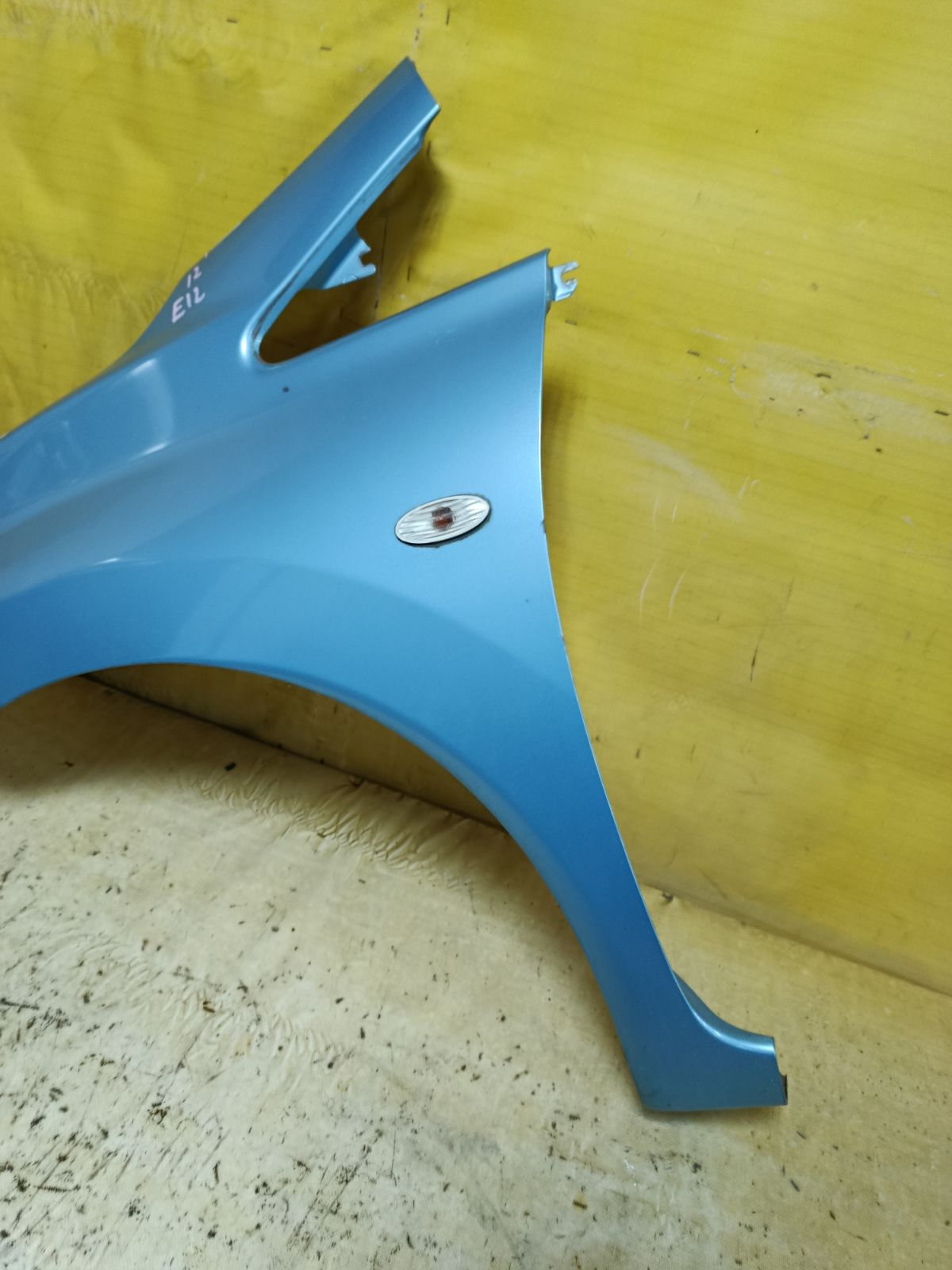 Крыло переднее на Nissan Note E12 Фото 2