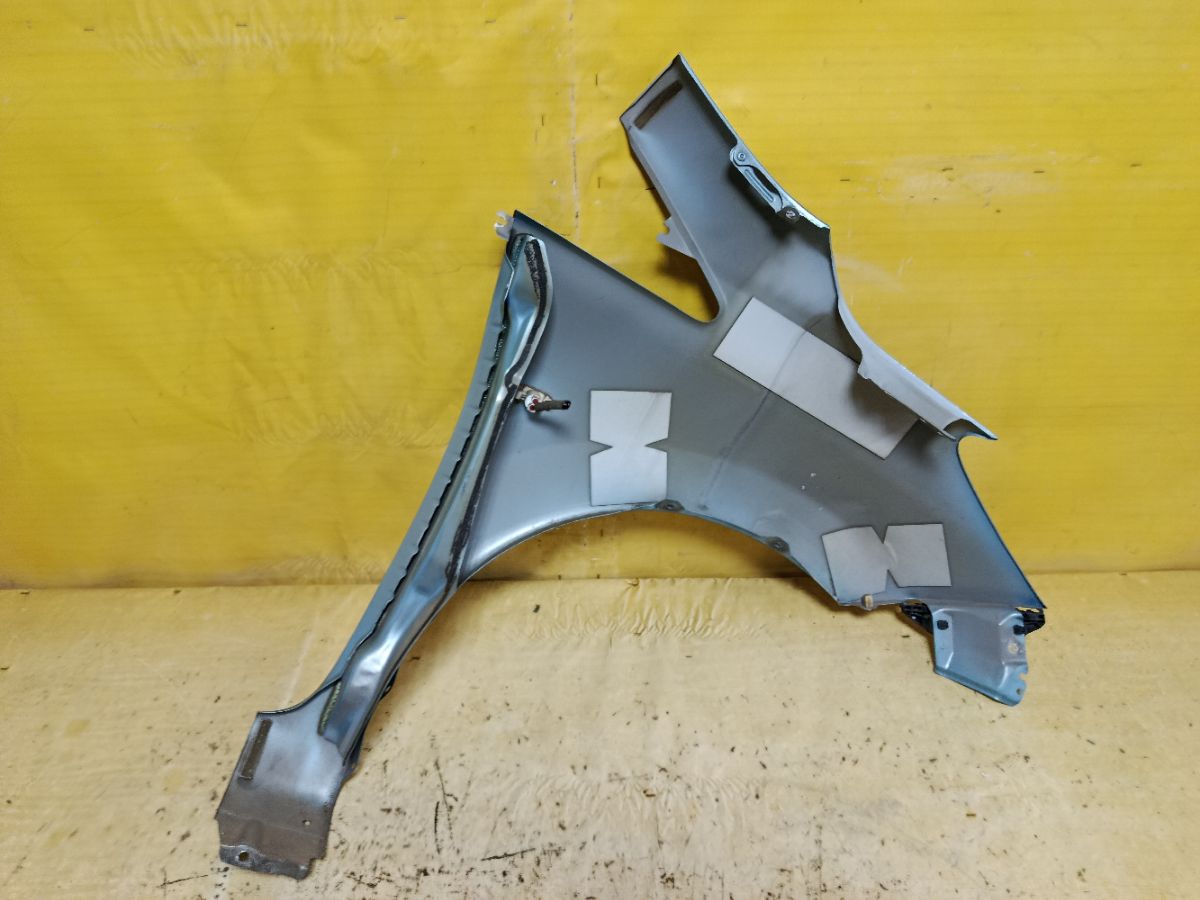 Крыло переднее на Nissan Note E12 Фото 4