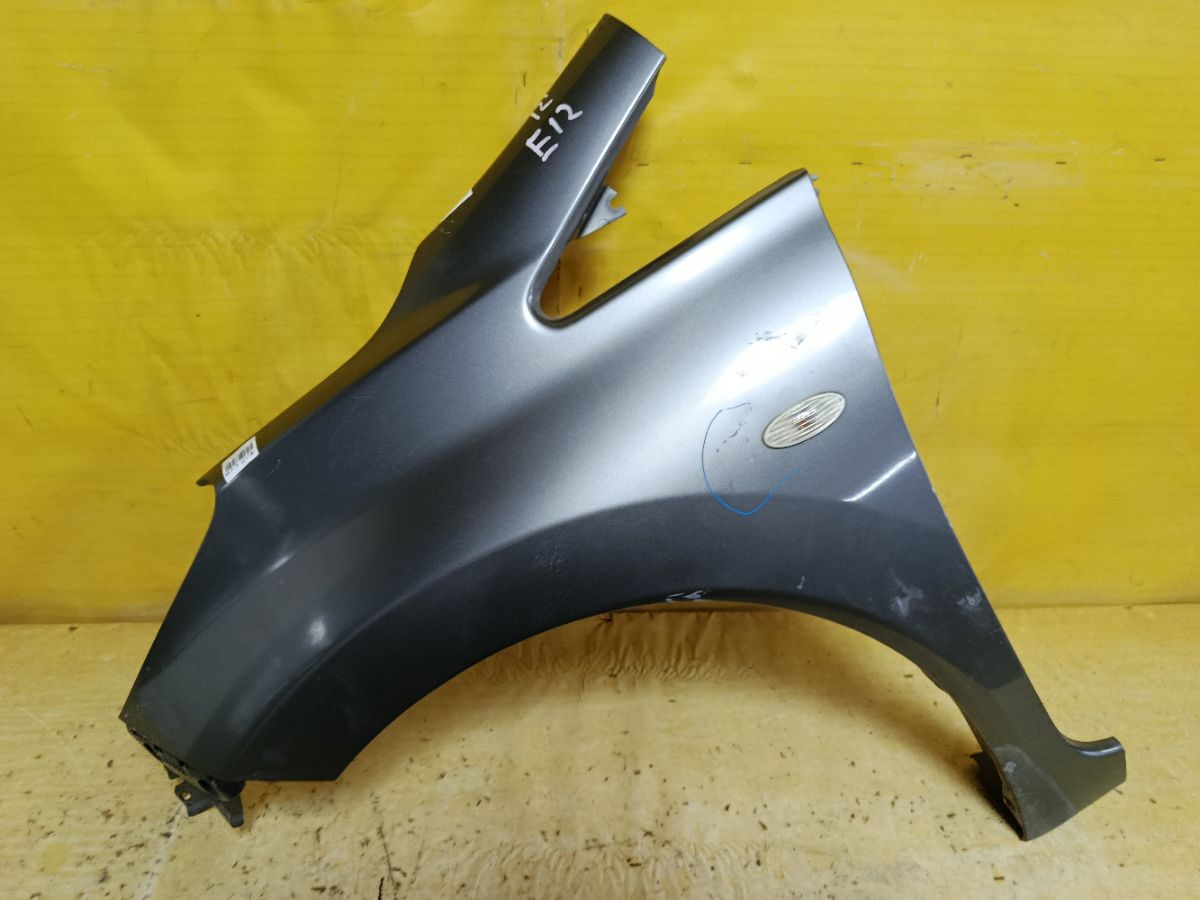 Крыло переднее на Nissan Note E12 Фото 1
