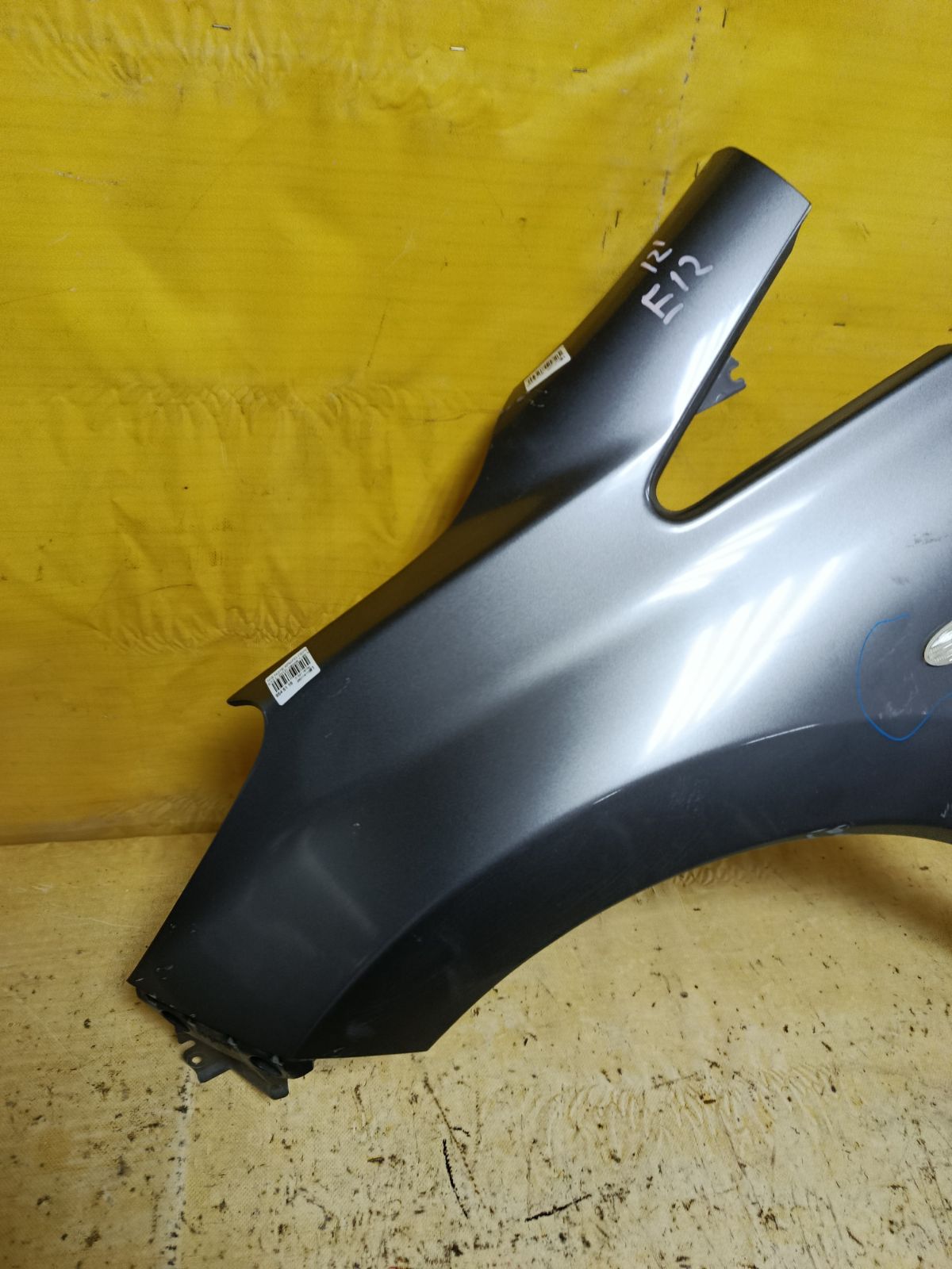 Крыло переднее на Nissan Note E12 Фото 3