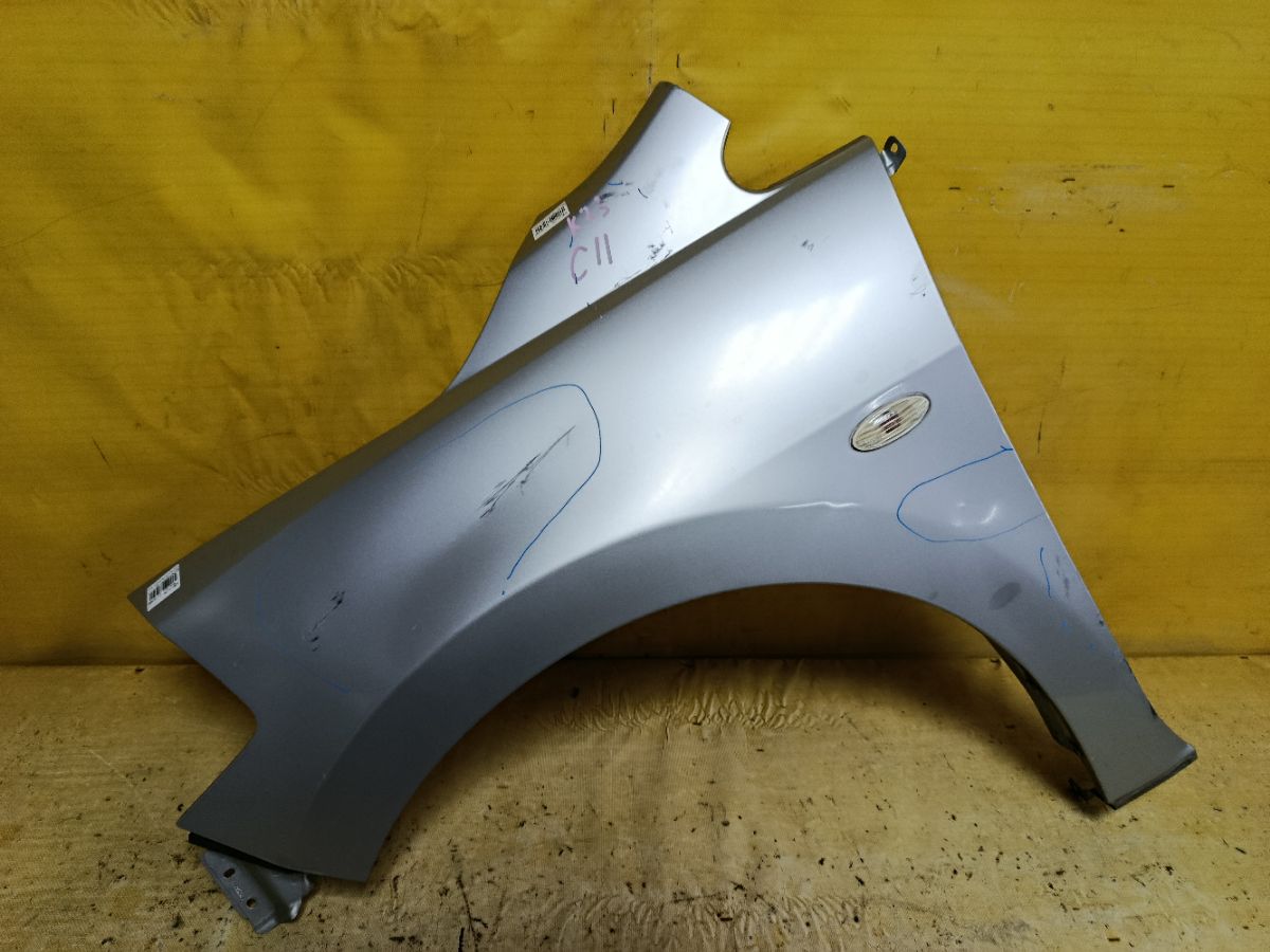 Крыло переднее на Nissan Tiida C11 Фото 1