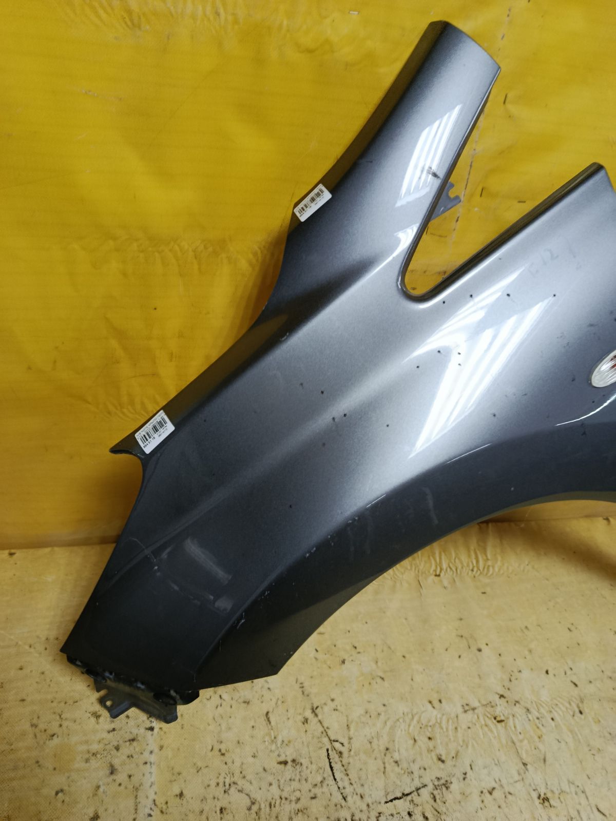 Крыло переднее на Nissan Note E12 Фото 3