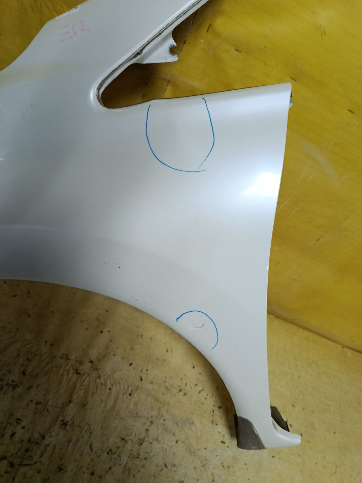 Крыло переднее на Nissan Note E12 Фото 2