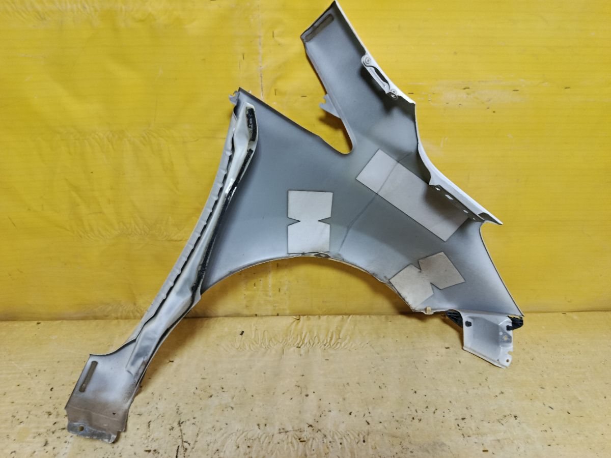 Крыло переднее на Nissan Note E12 Фото 4