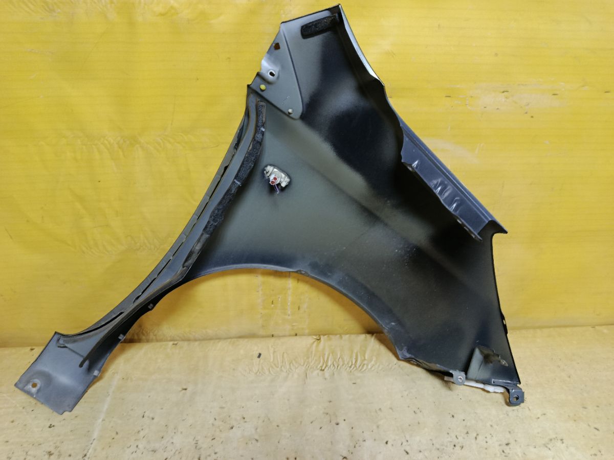 Крыло переднее на Nissan Note E11 Фото 6