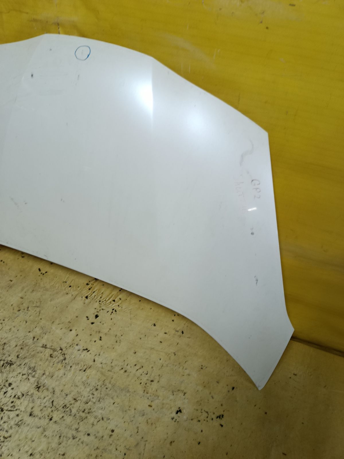 Капот на Honda Fit Shuttle Hybrid GP2 Фото 3