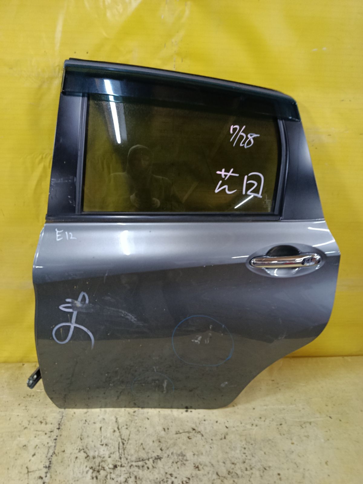 Дверь боковая на Nissan Note E12 Фото 1