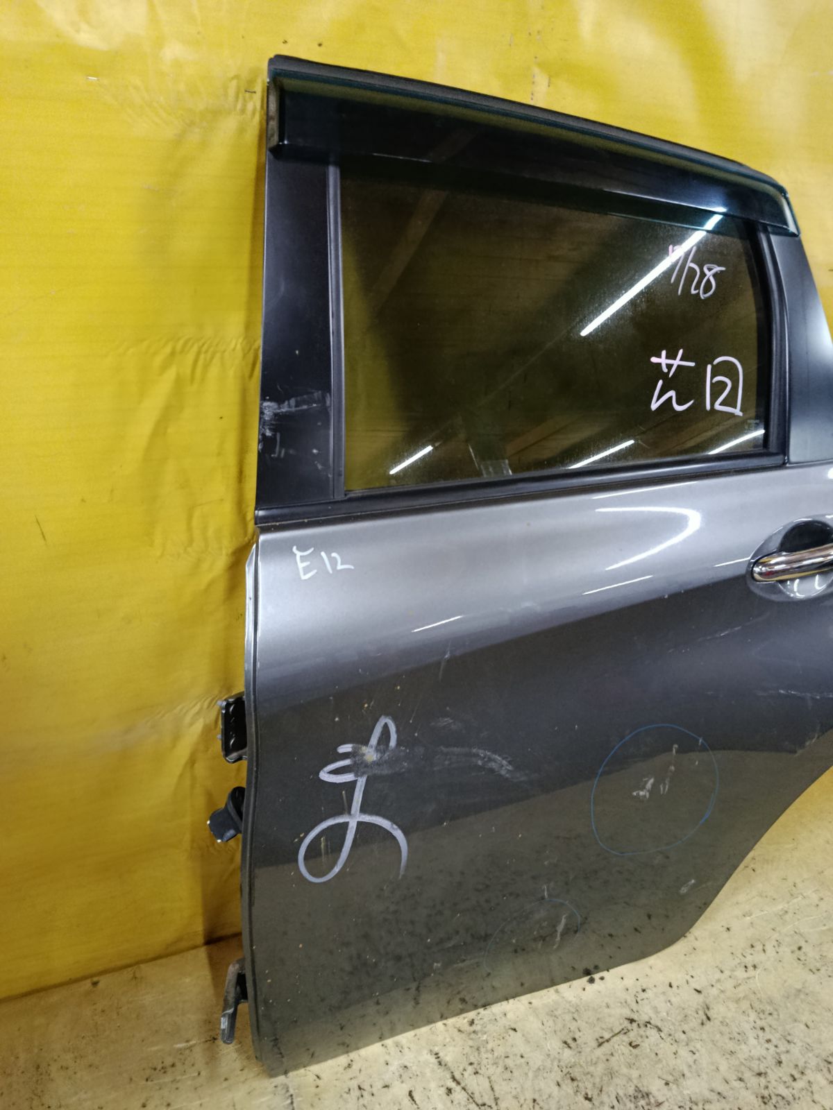 Дверь боковая на Nissan Note E12 Фото 2