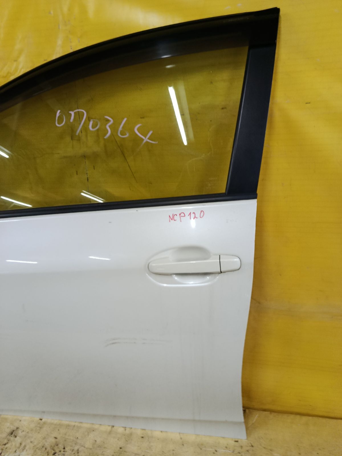 Дверь боковая на Toyota Ractis NCP120 Фото 4