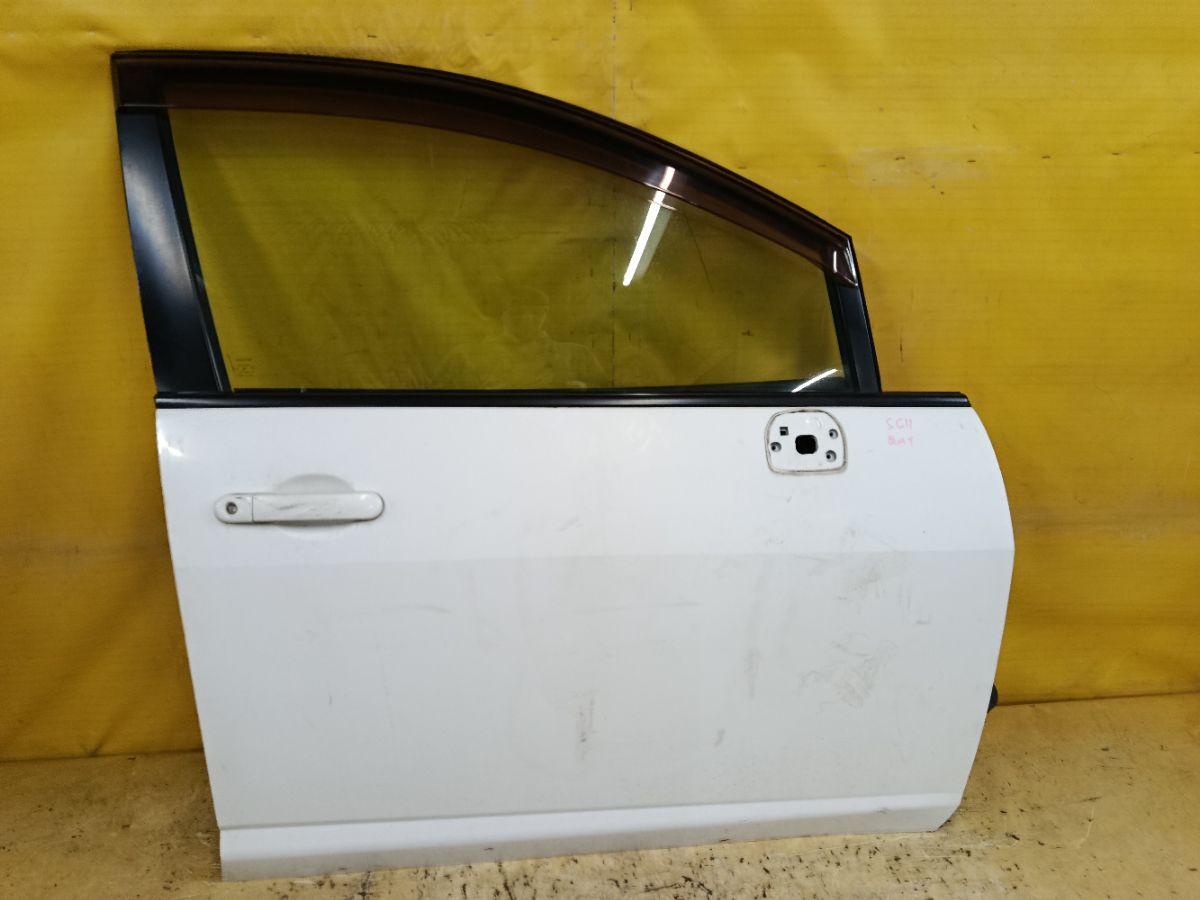 Дверь боковая на Nissan Tiida Latio SC11 Фото 1