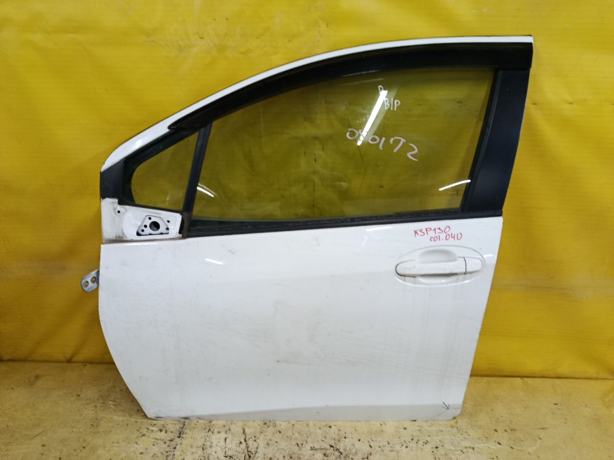 Дверь боковая на Toyota Vitz KSP130 Фото 1