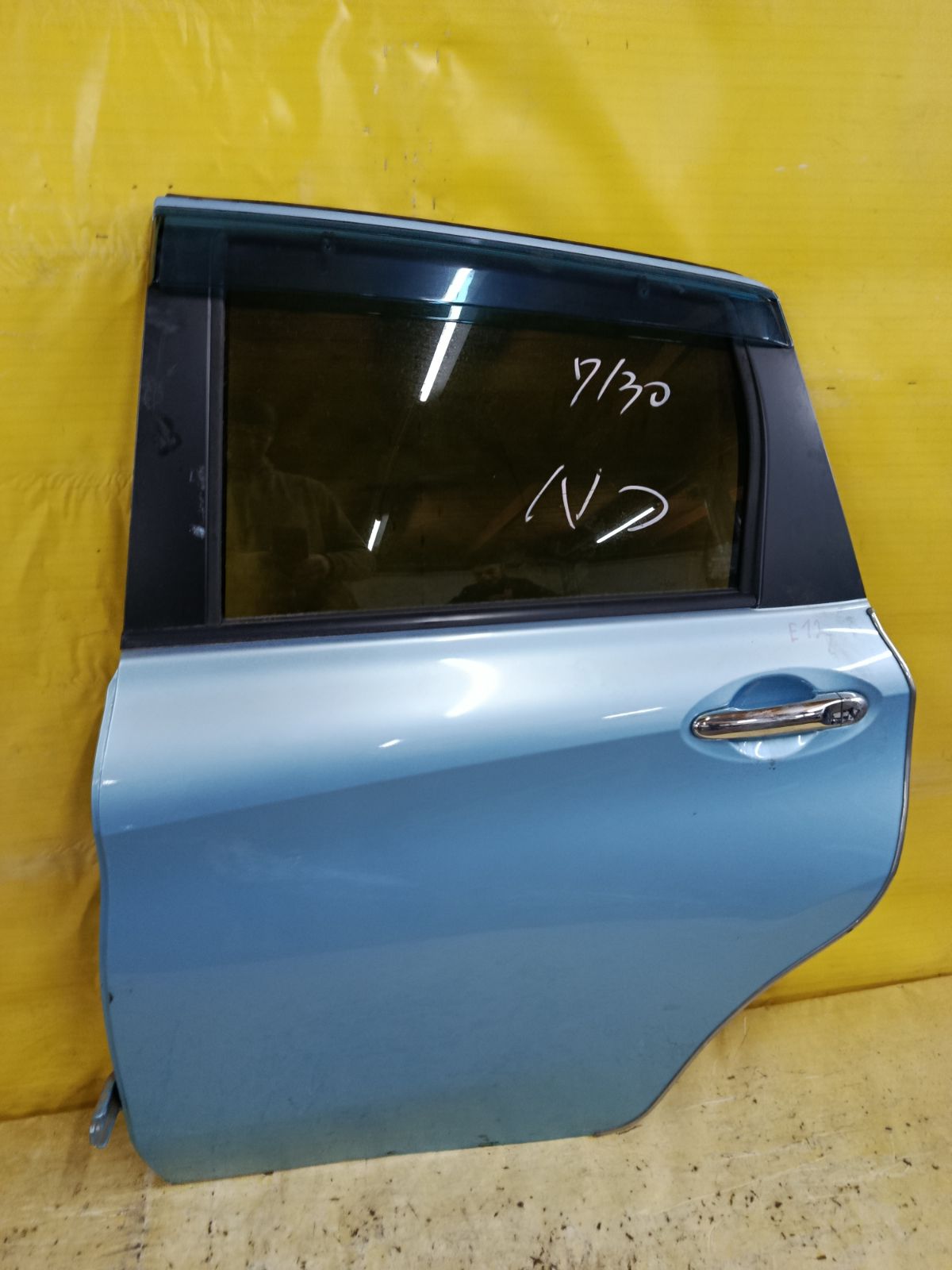 Дверь боковая на Nissan Note E12 Фото 1