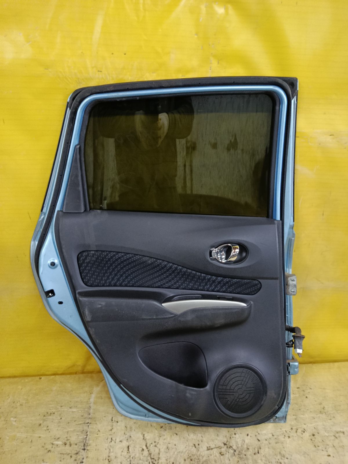 Дверь боковая на Nissan Note E12 Фото 4