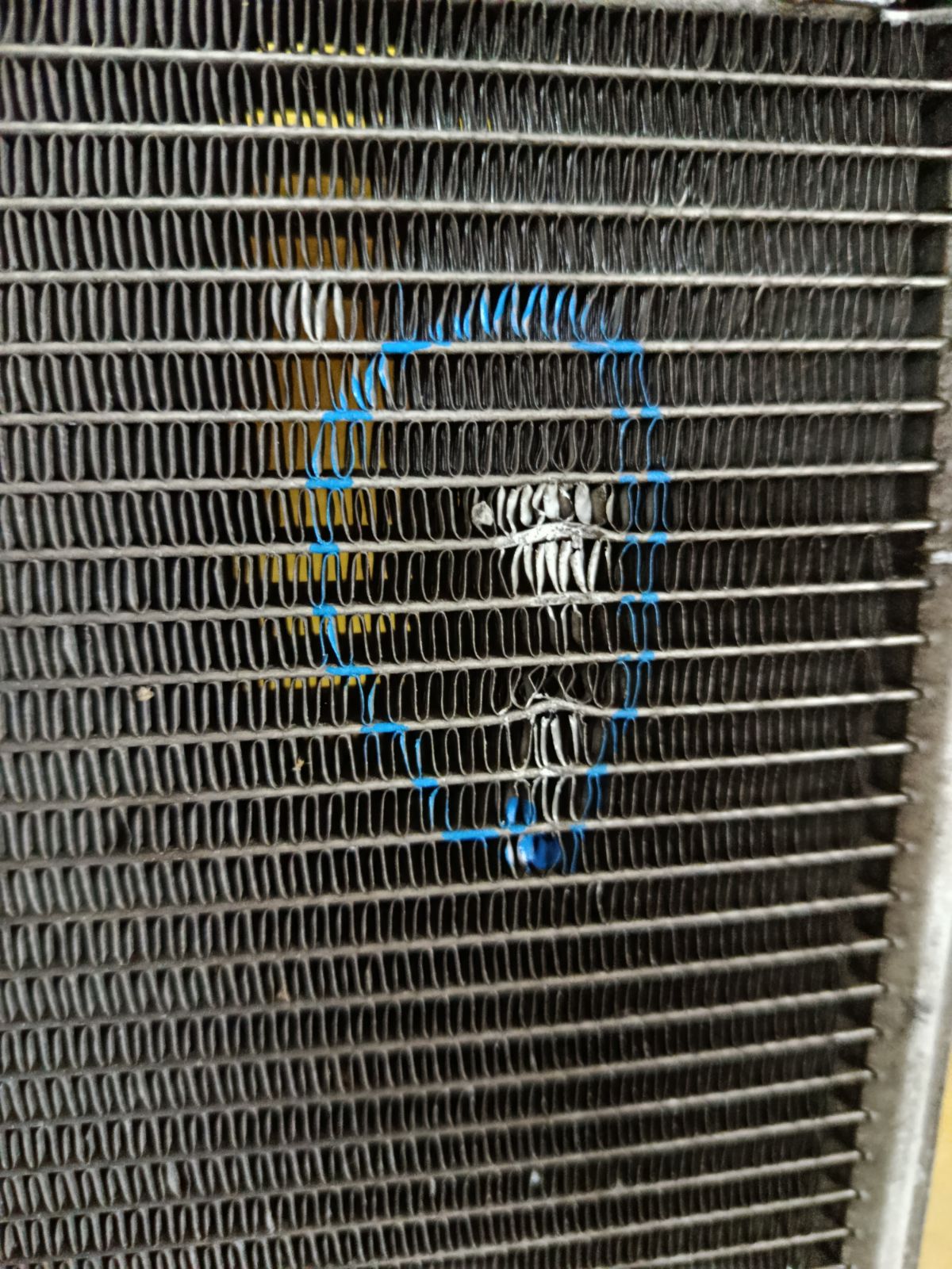 Радиатор кондиционера на Honda Fit Hybrid GP1 LDA Фото 2