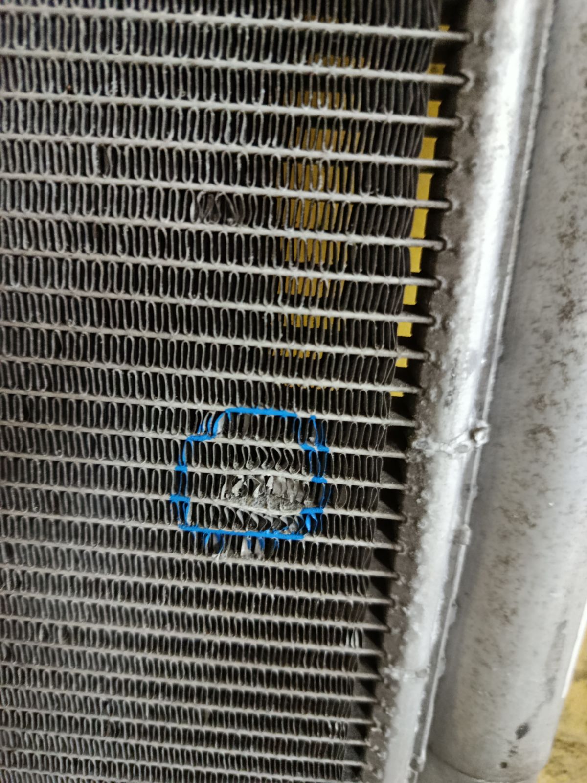 Радиатор кондиционера на Honda Fit Shuttle GP2 LDA Фото 2