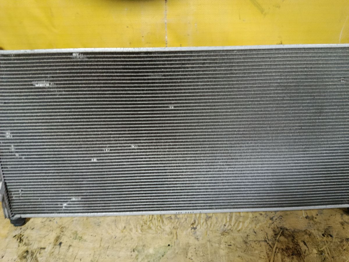 Радиатор кондиционера на Honda Fit Shuttle GP2 LDA Фото 6