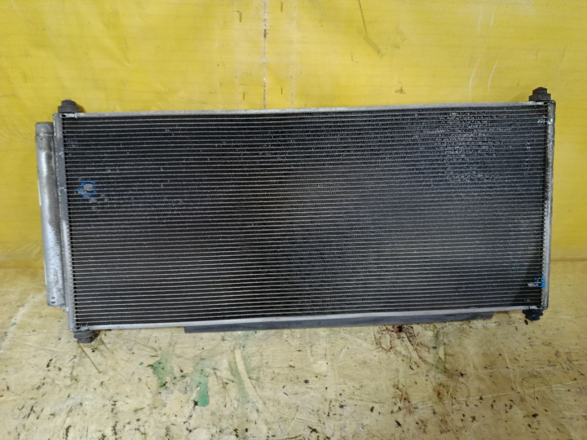 Радиатор кондиционера на Honda Fit GE6 L13A Фото 1