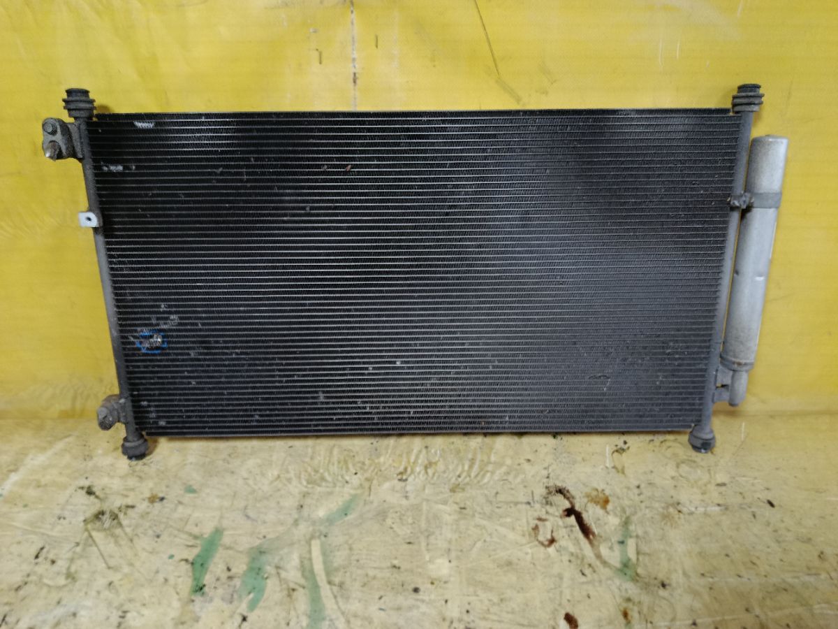 Радиатор кондиционера на Honda Stream RN6 R18A Фото 1