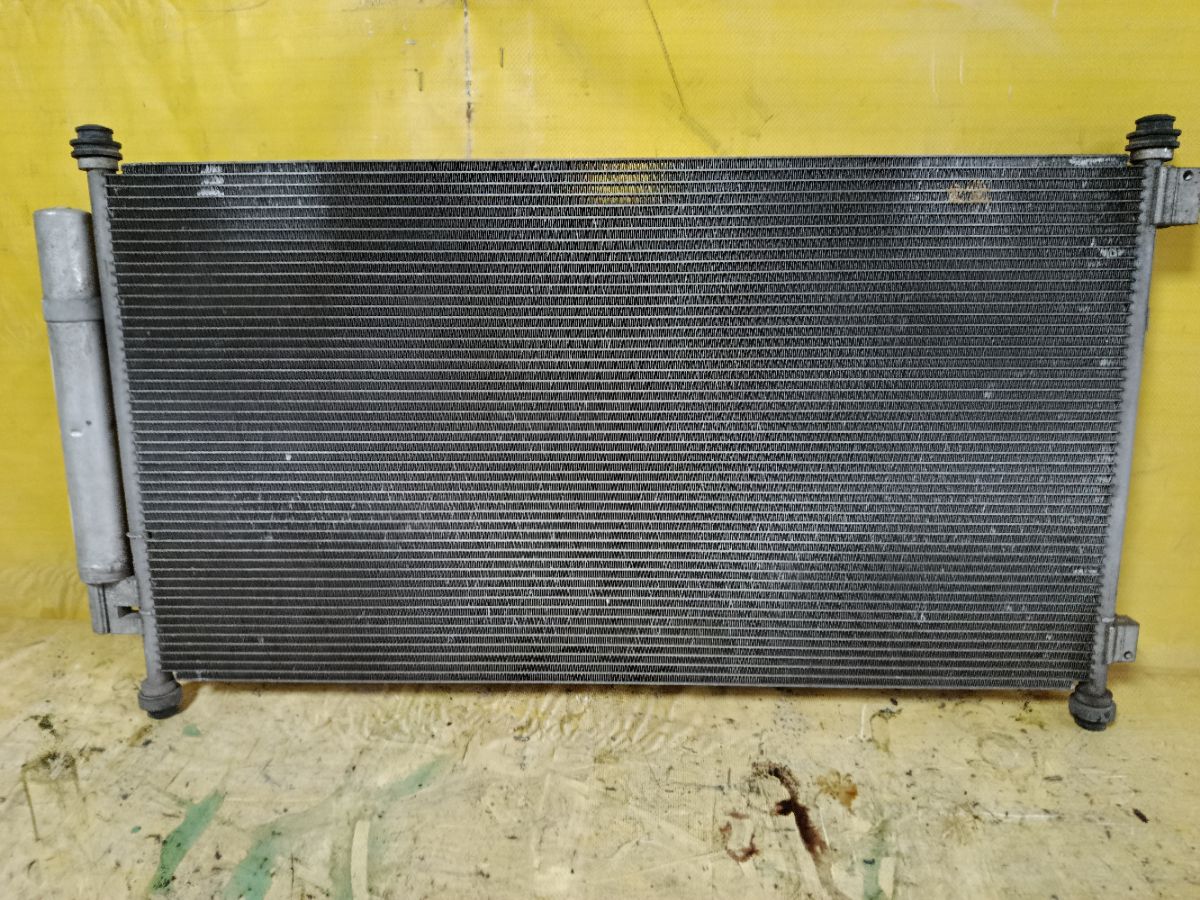 Радиатор кондиционера на Honda Stream RN6 R18A Фото 3