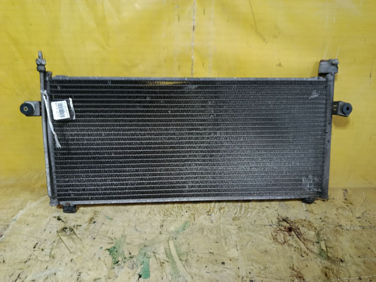 Радиатор кондиционера на Nissan Cube Z10 CG13DE Фото 1