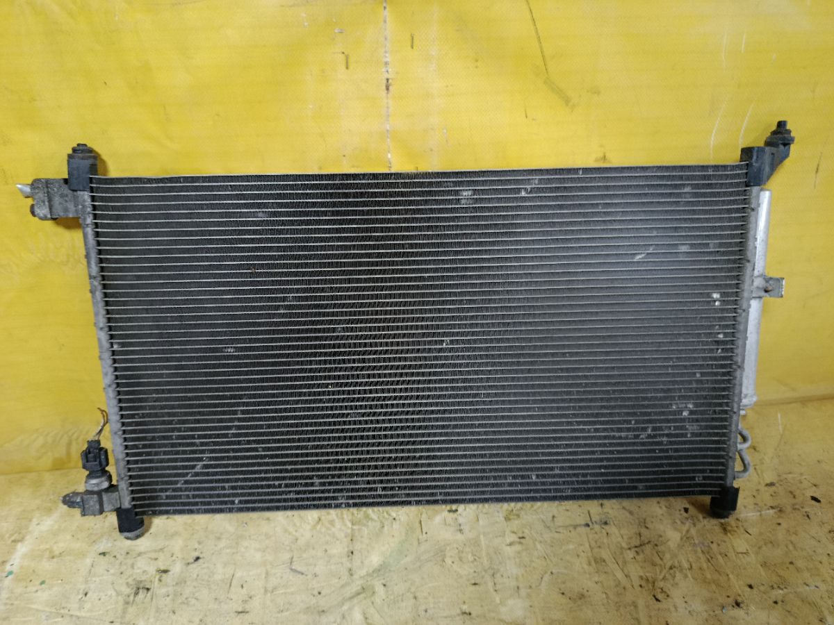 Радиатор кондиционера на Nissan Ad Expert VY12 HR15DE Фото 1