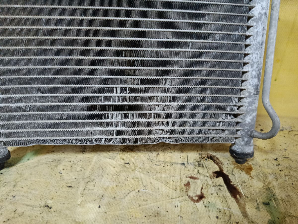 Радиатор кондиционера на Mazda Demio DW3W B3 Фото 2