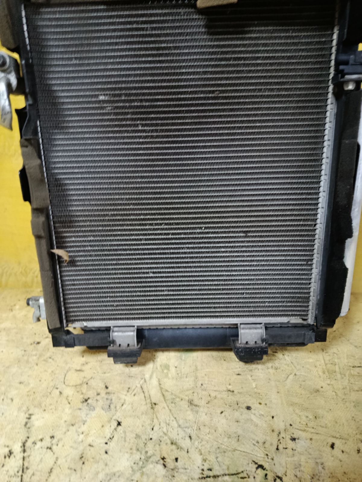 Радиатор ДВС на Daihatsu Cast LA250A Фото 2