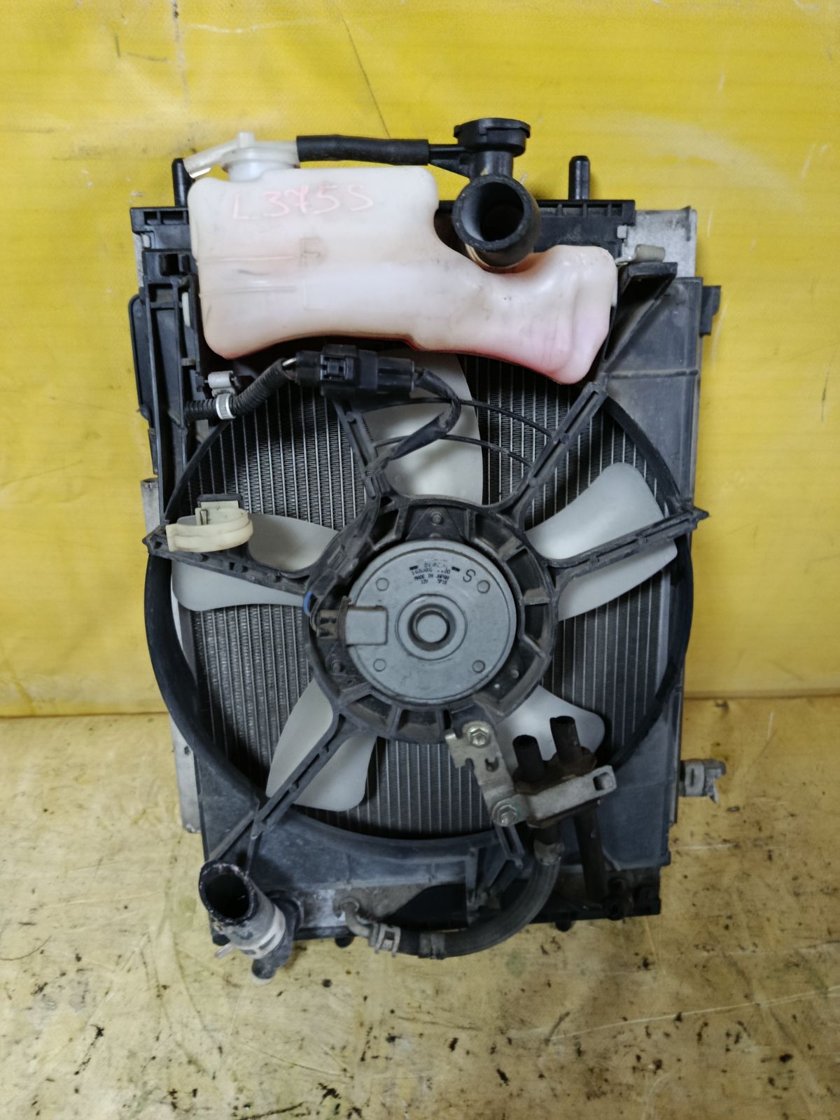 Радиатор ДВС на Daihatsu Tanto L375S KF Фото 4