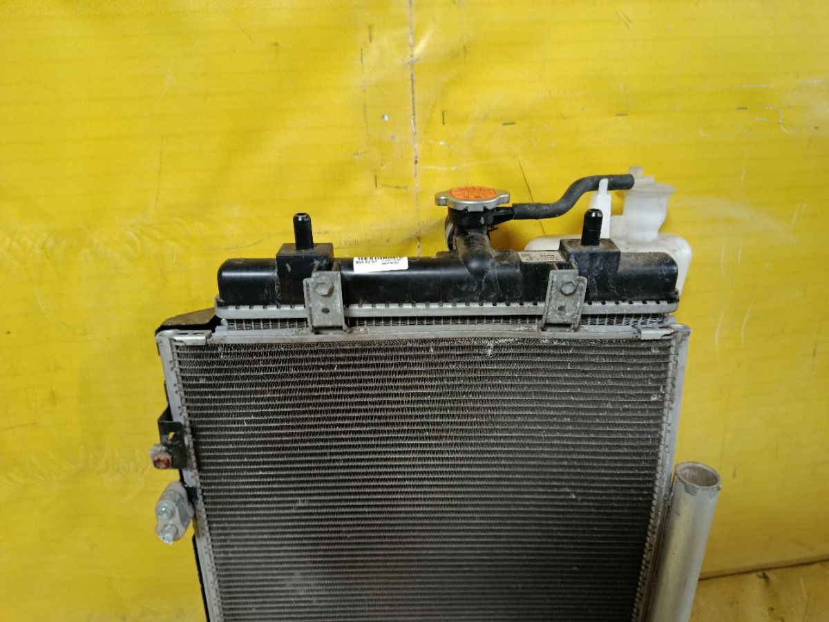 Радиатор ДВС на Toyota Tank M900A 1KR-FE Фото 3