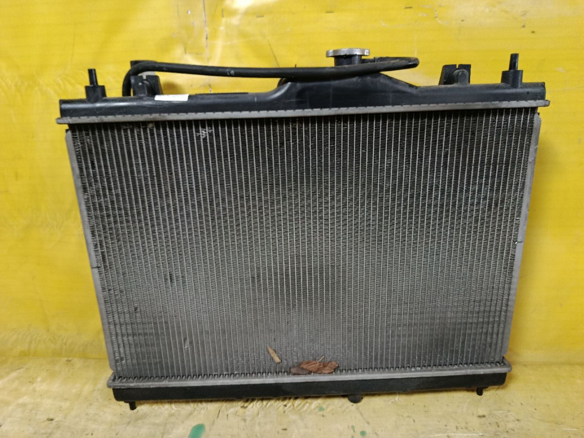Радиатор ДВС на Nissan Tiida Latio SC11 HR15DE Фото 1