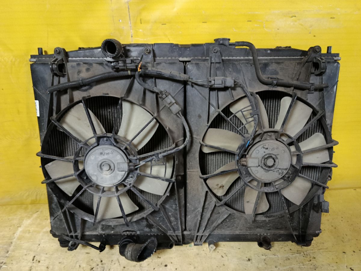 Радиатор ДВС на Honda Elysion RR1 K24A Фото 4