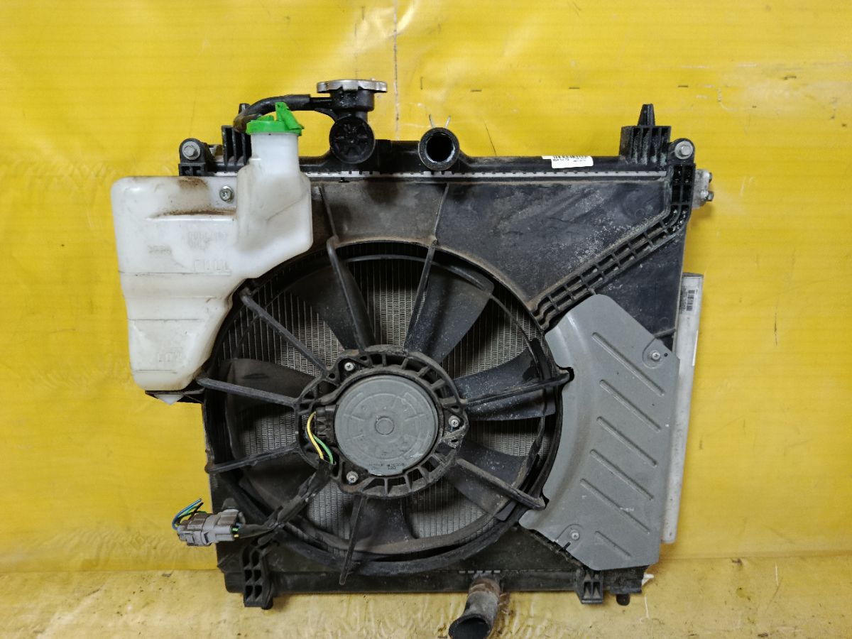 Радиатор ДВС на Suzuki Solio MA36S K12C Фото 4