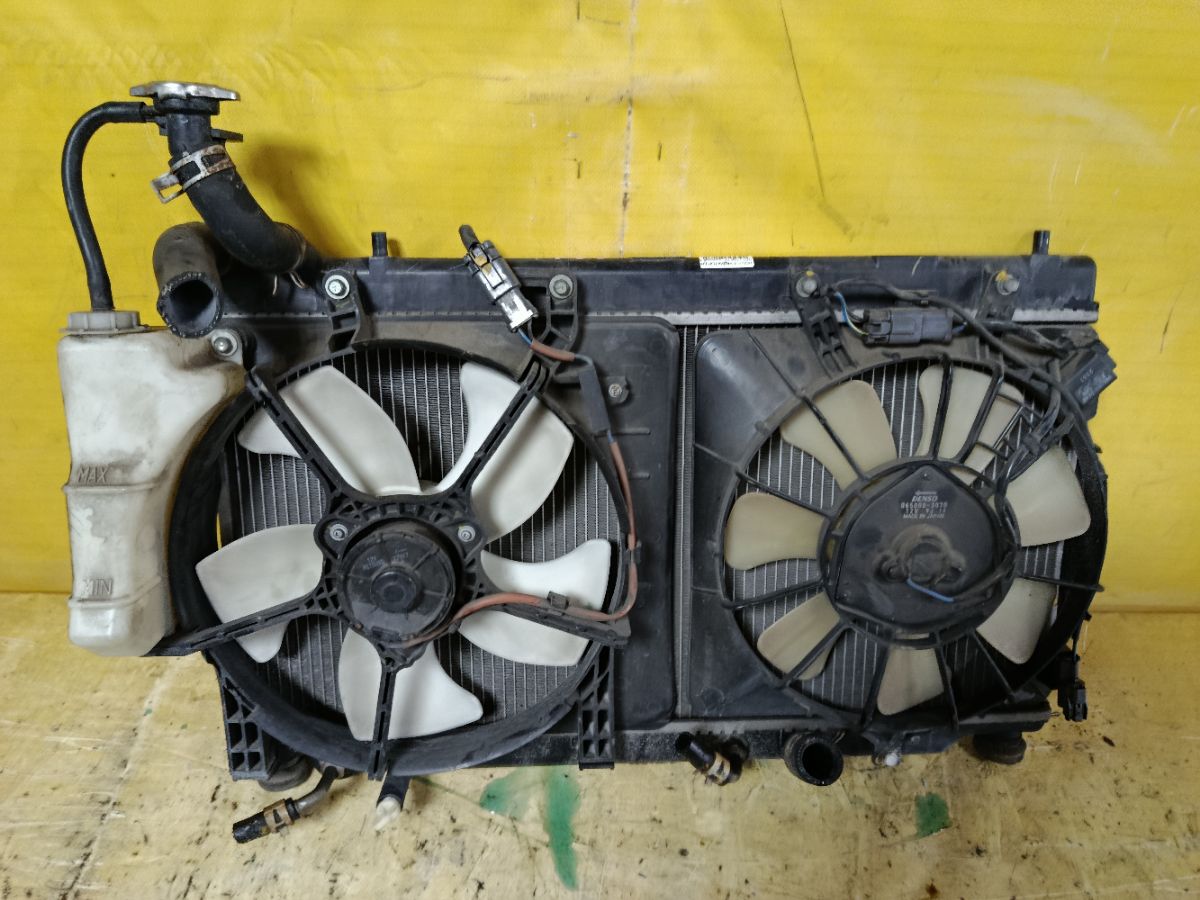 Радиатор ДВС на Honda Fit GD1 L13A Фото 4