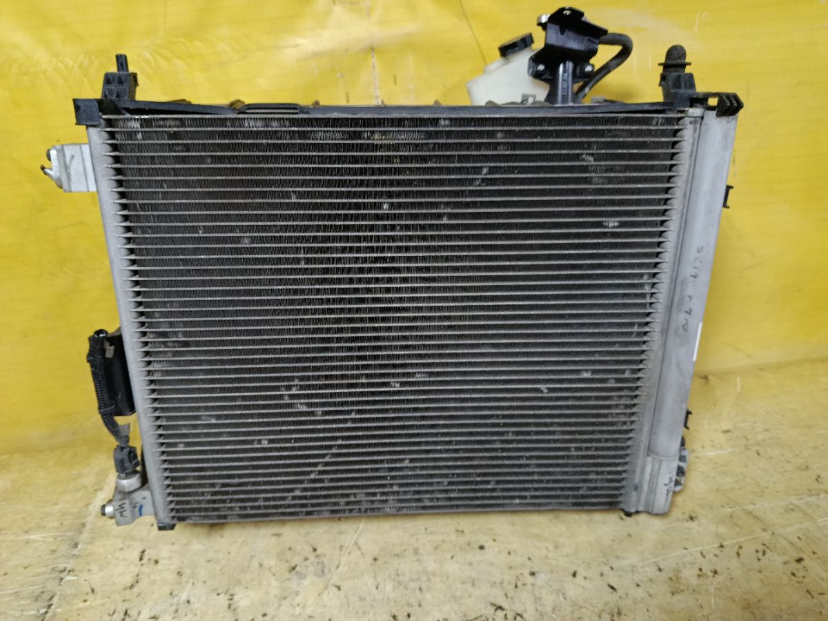 Радиатор ДВС на Nissan Note E12 HR12DDR Фото 1