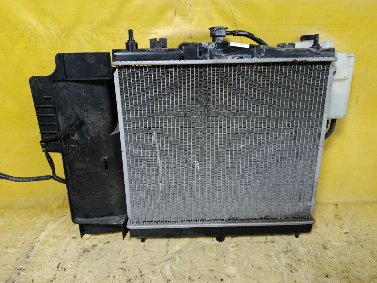 Радиатор ДВС на Nissan March AK12 CR12DE Фото 1