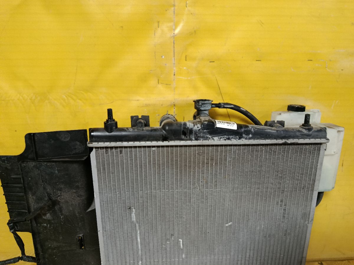 Радиатор ДВС на Nissan March AK12 CR12DE Фото 3