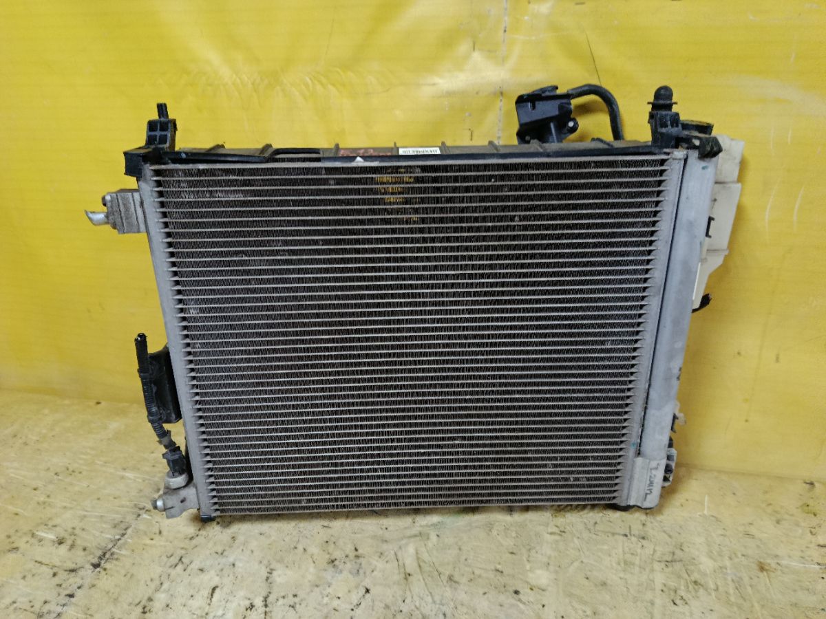 Радиатор ДВС на Nissan Note E12 HR12DDR Фото 1