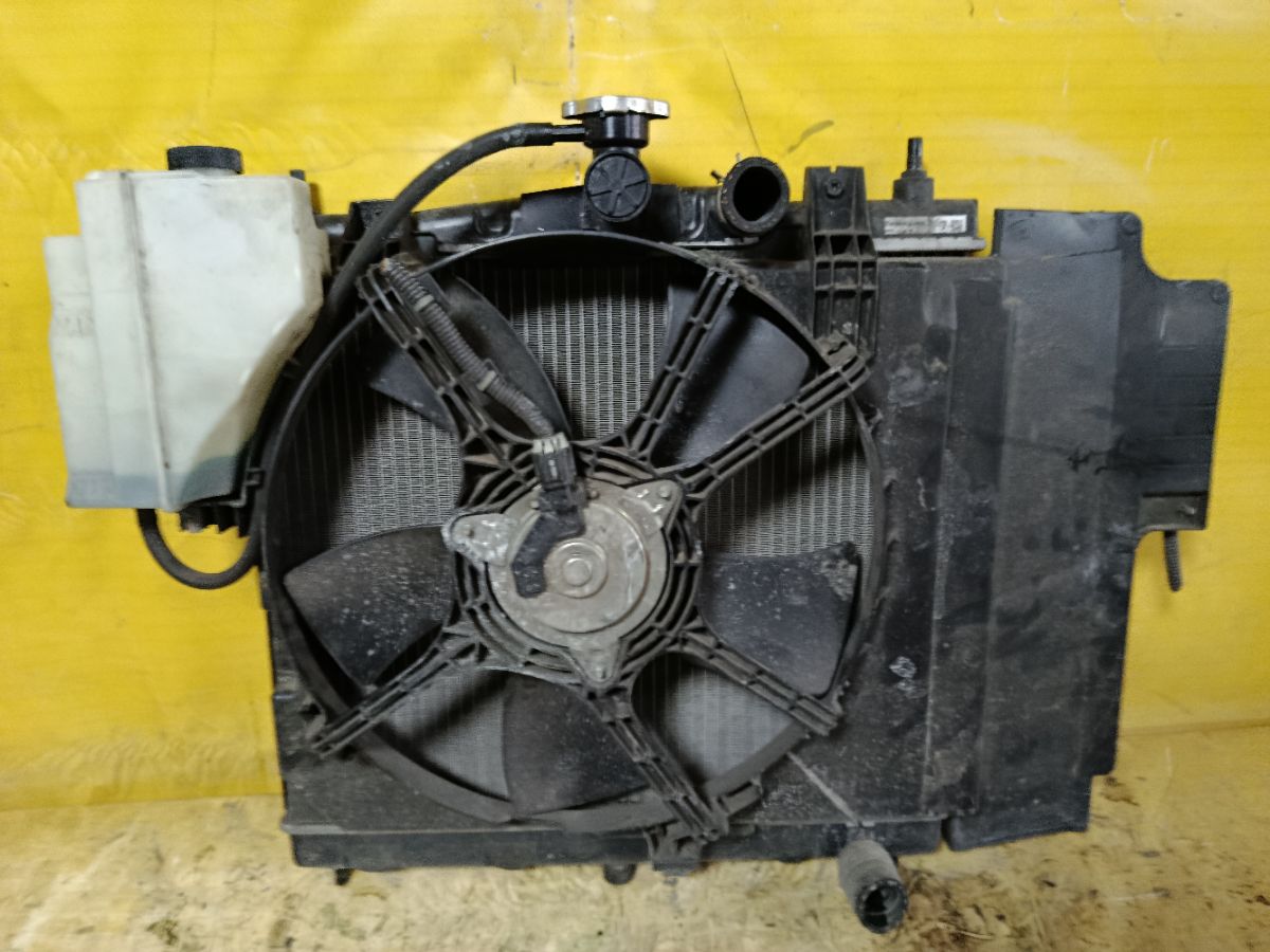 Радиатор ДВС на Nissan Note E11 HR15DE Фото 3