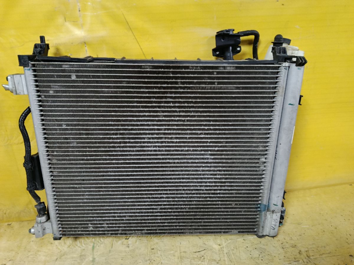 Радиатор ДВС на Nissan Note E12 HR12DDR Фото 1