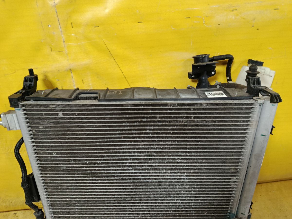 Радиатор ДВС на Nissan Note E12 HR12DDR Фото 3