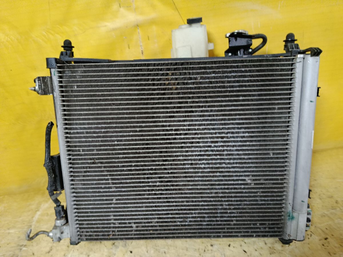 Радиатор ДВС на Nissan Note E12 HR12DDR Фото 1