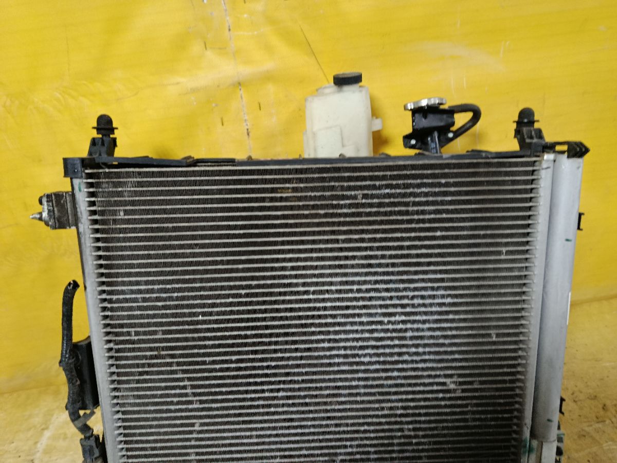 Радиатор ДВС на Nissan Note E12 HR12DDR Фото 3