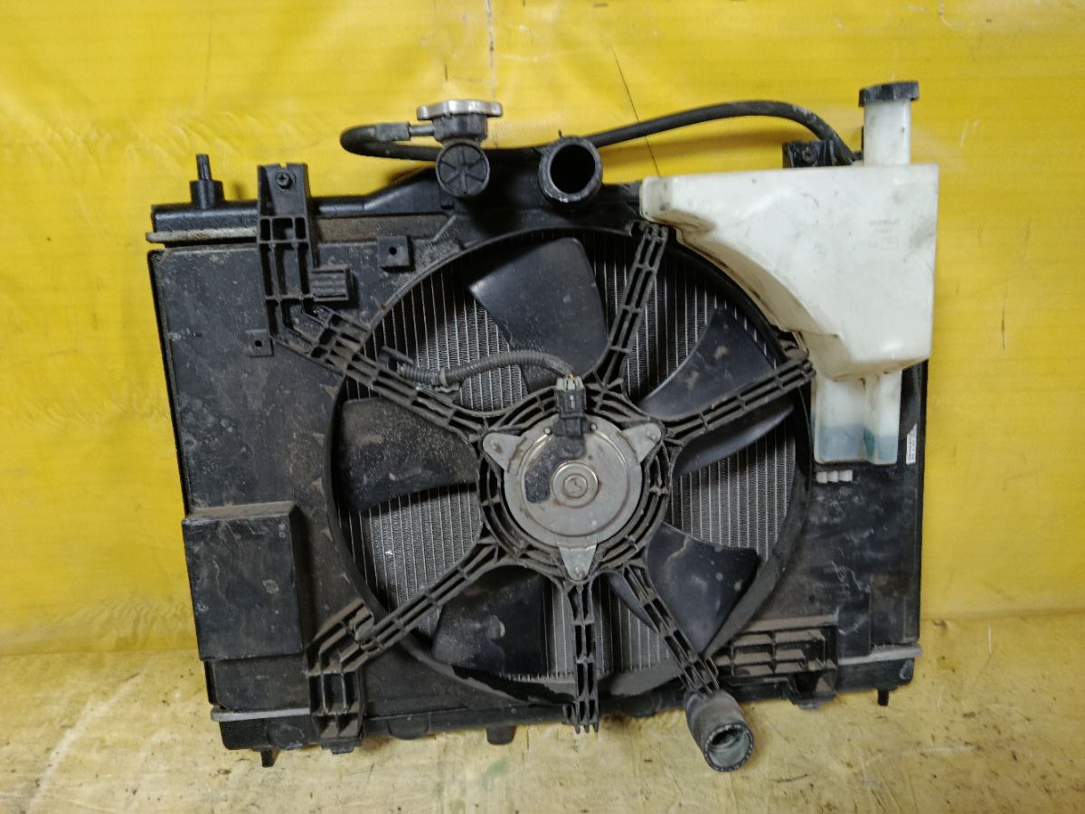 Радиатор ДВС на Nissan Tiida C11 HR15DE Фото 4