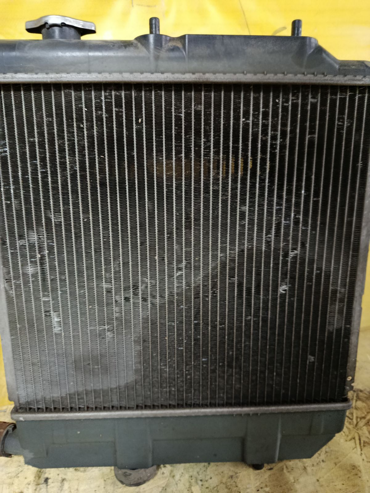 Радиатор ДВС на Mazda Demio DW3W B3 Фото 2