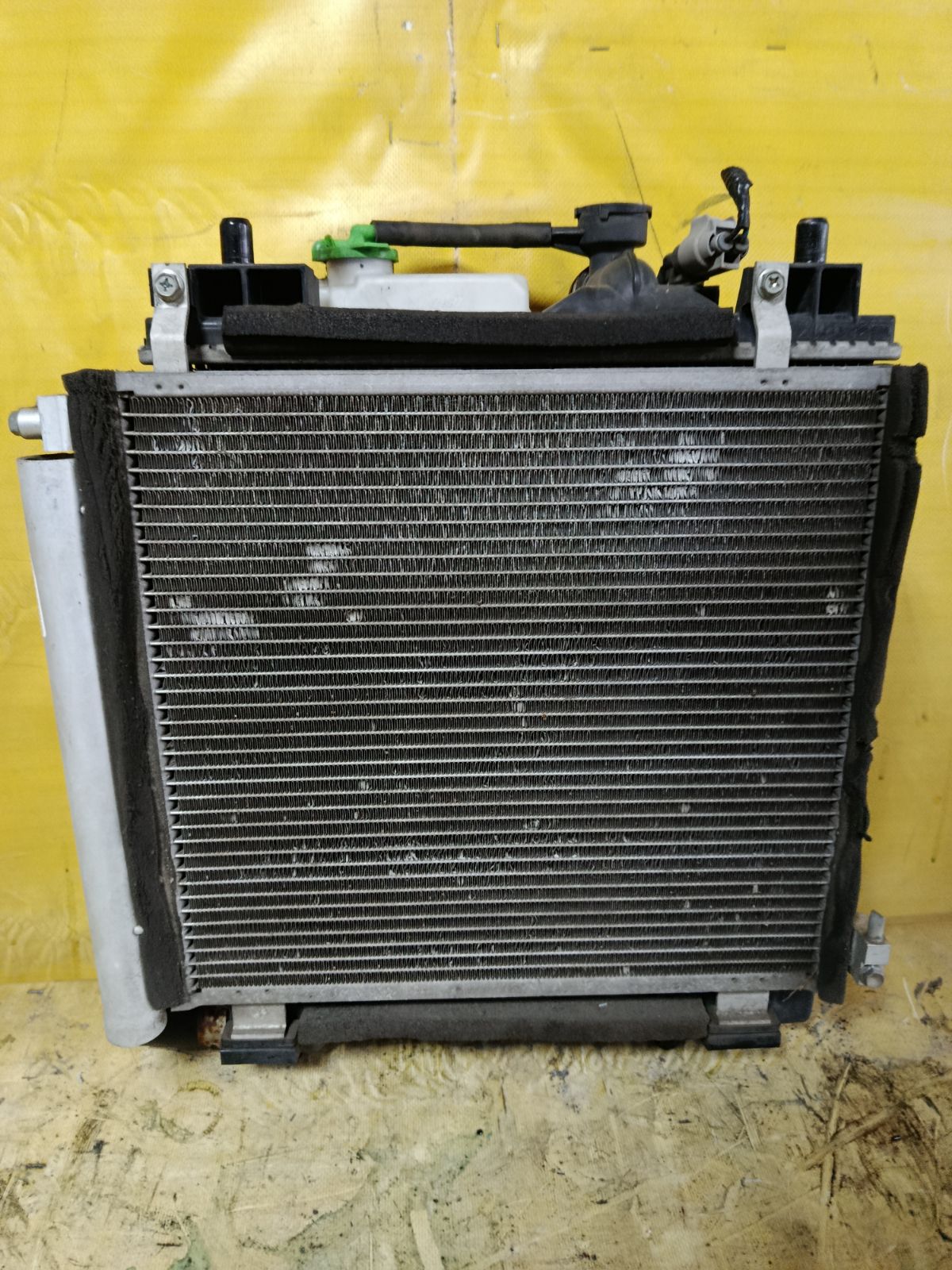 Радиатор ДВС на Suzuki Wagon R MH34S R06A Фото 1