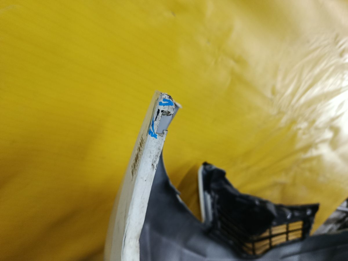 Бампер 52119-52710/30 на Toyota Vitz KSP130 Фото 10