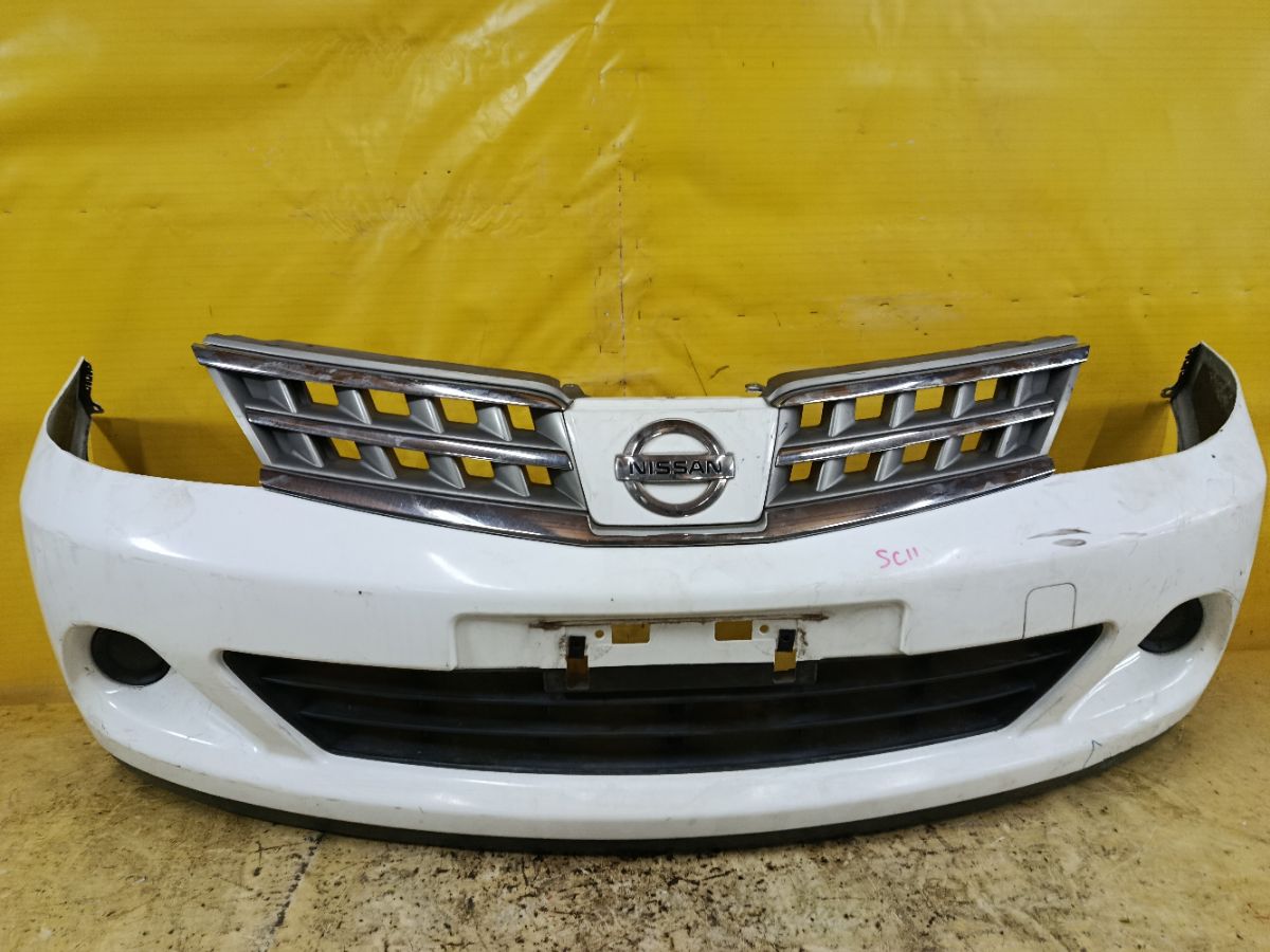 Бампер на Nissan Tiida Latio SC11 Фото 1