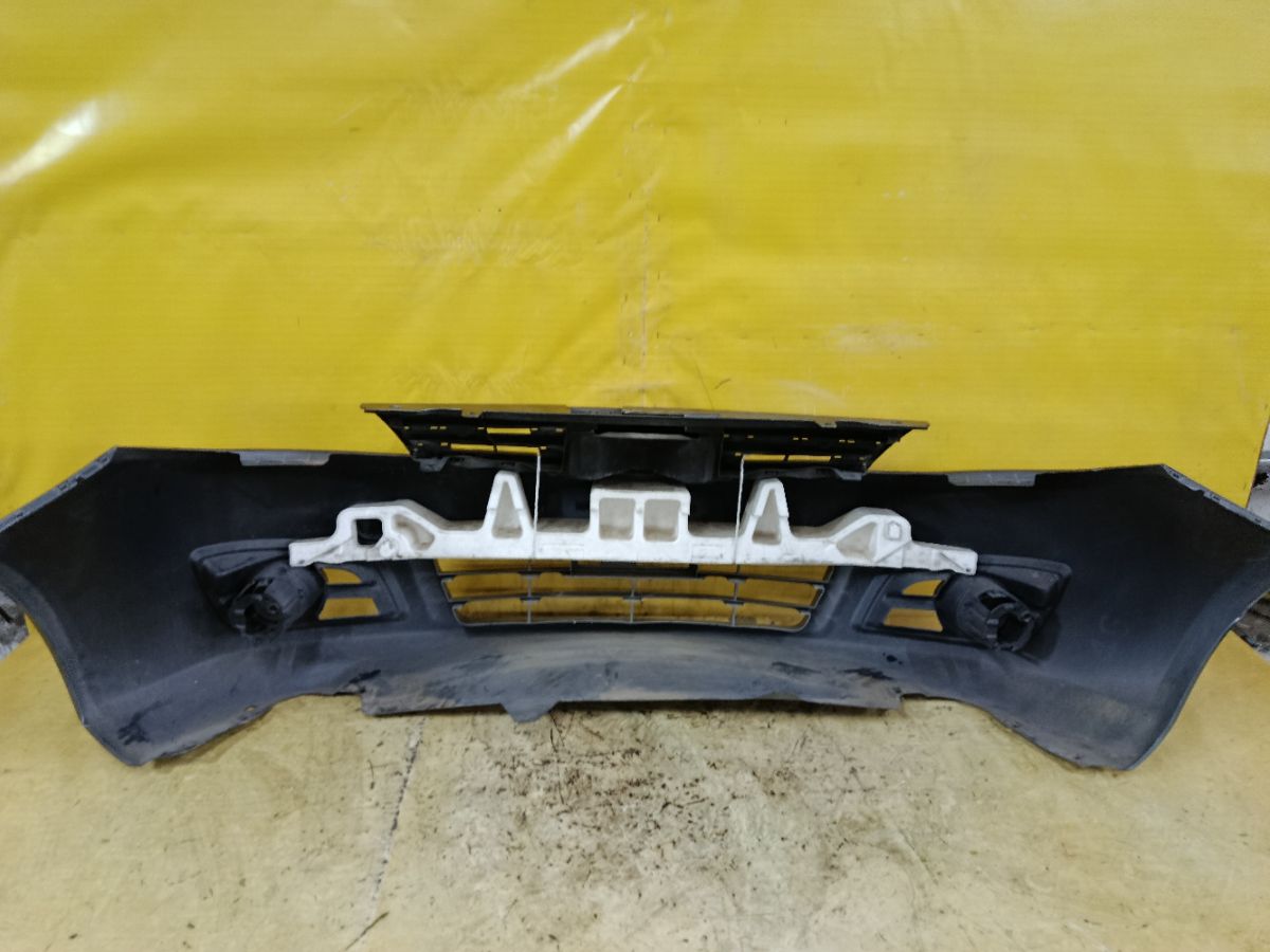 Бампер 62022-8Y20H на Nissan Note E11 Фото 4